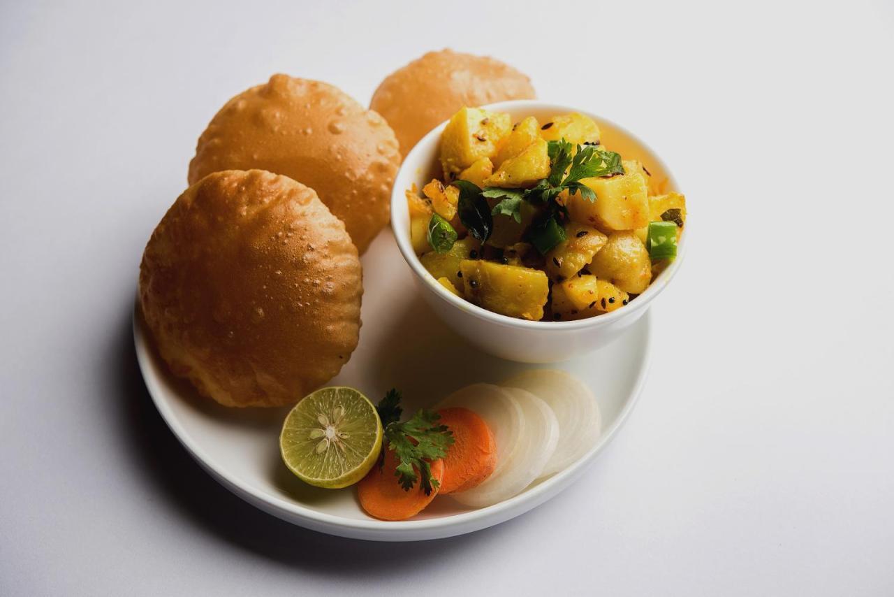 Hotel Townhouse Function Near Chaudhary Charan Singh International Airport