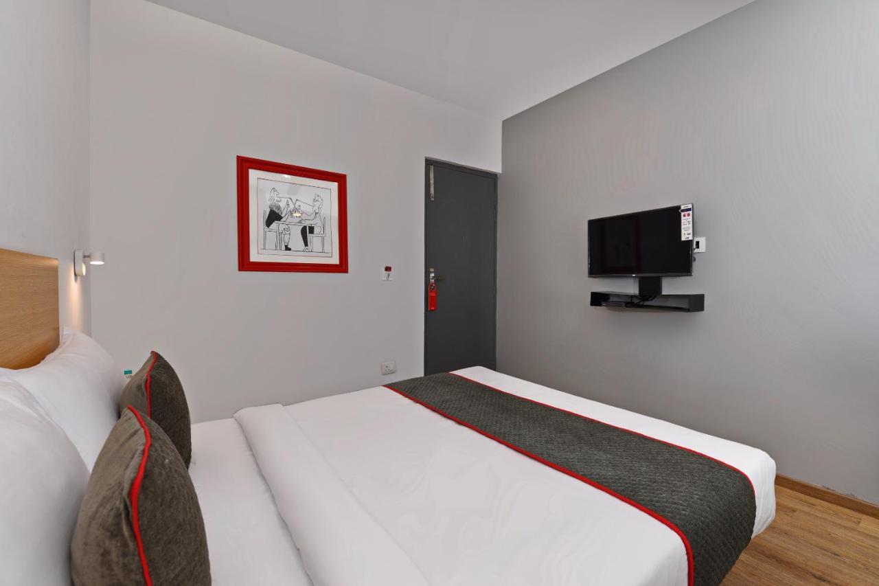 Hotel Townhouse Function Near Chaudhary Charan Singh International Airport
