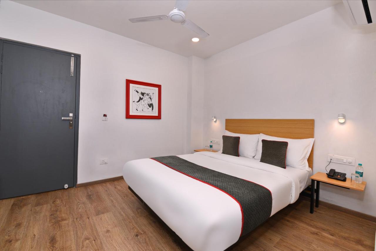 Townhouse Function Near Chaudhary Charan Singh International Airport